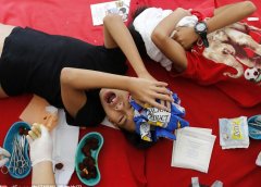 菲律宾300名男孩接受集体割礼 画